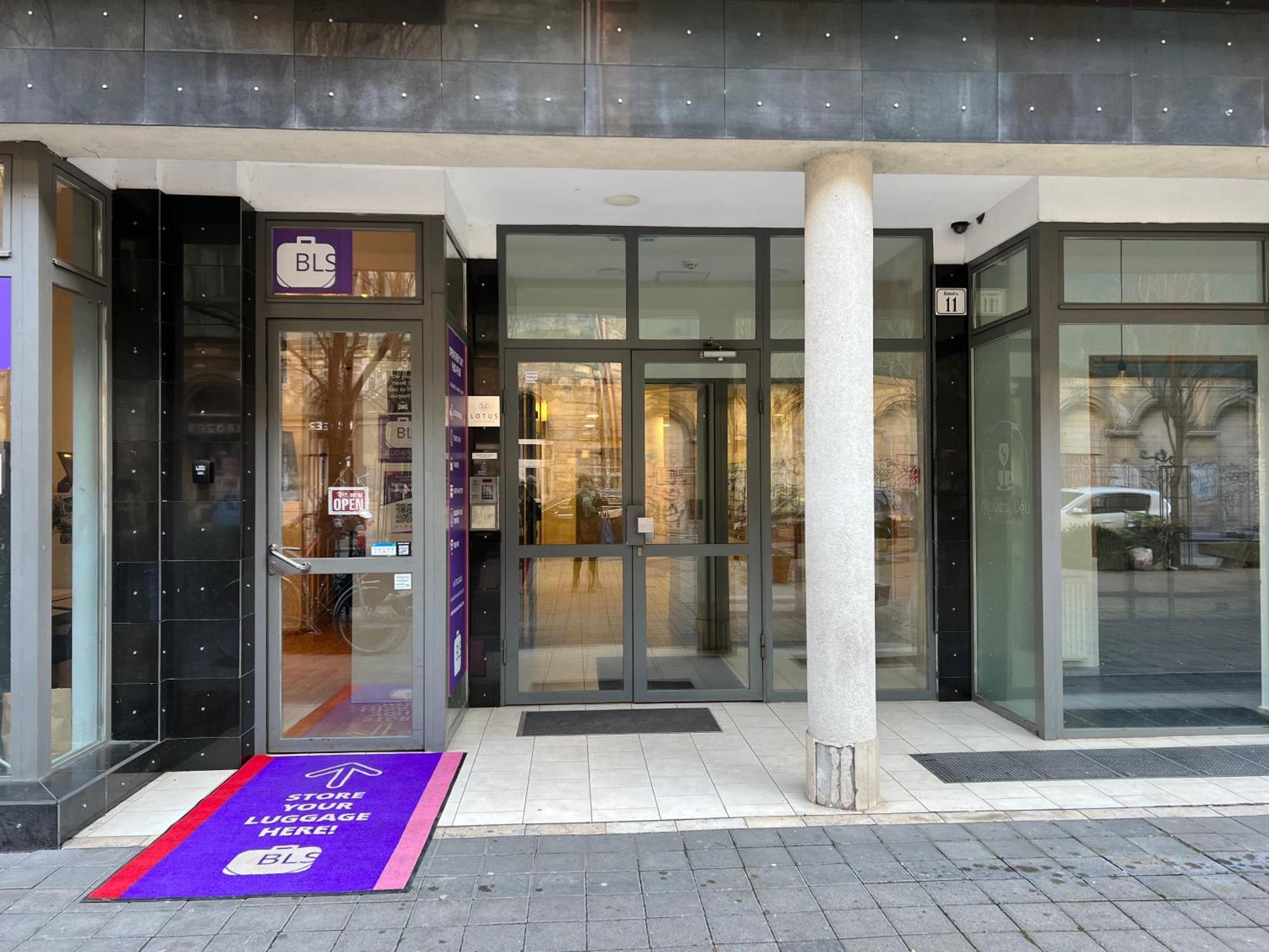Acacia Aparhotel-Near New York Cafe ブダペスト エクステリア 写真