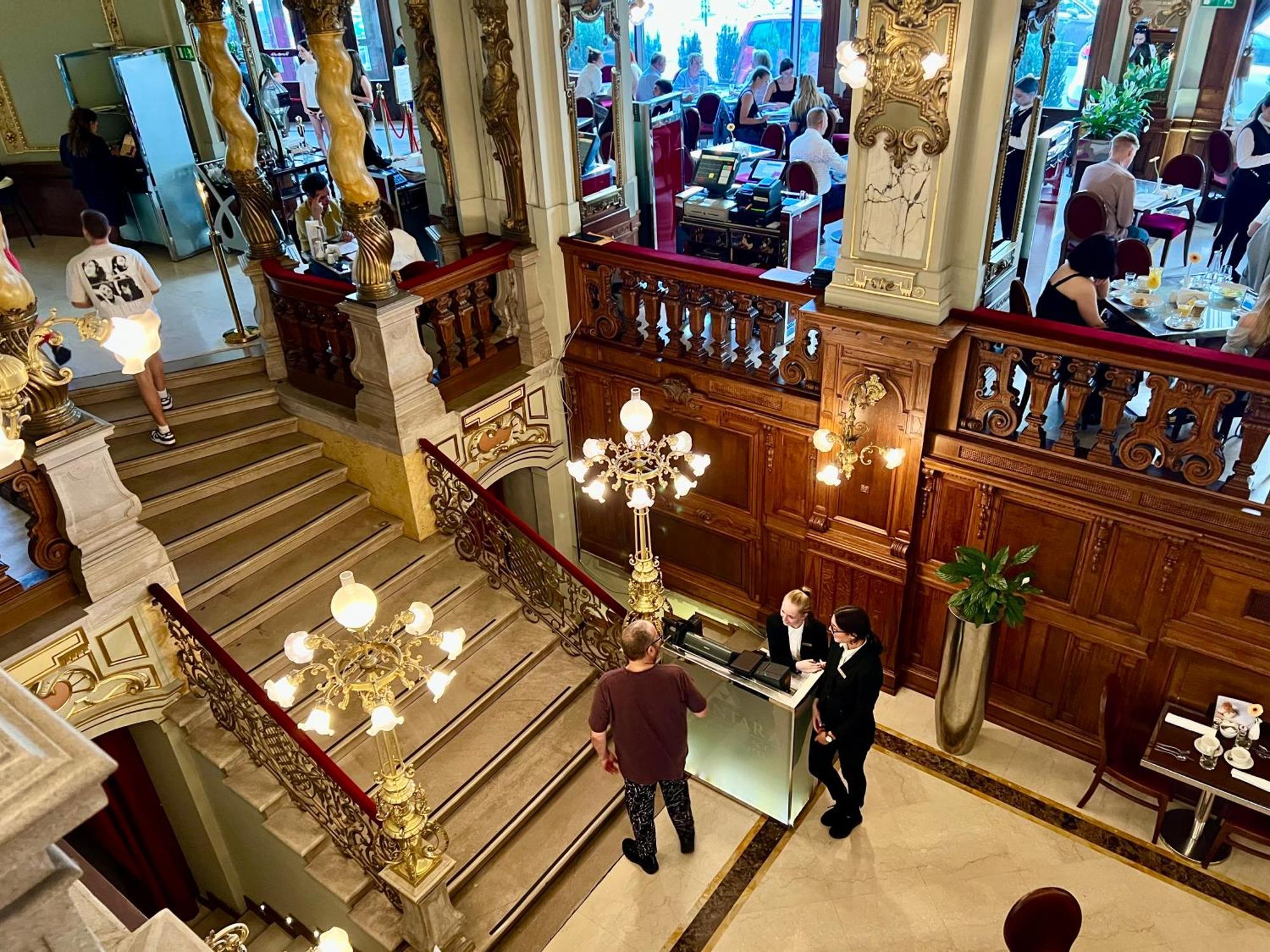Acacia Aparhotel-Near New York Cafe ブダペスト エクステリア 写真